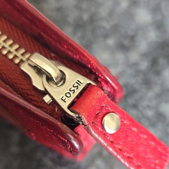 Fossil Red Leather Wallet - Picture 6 of 14